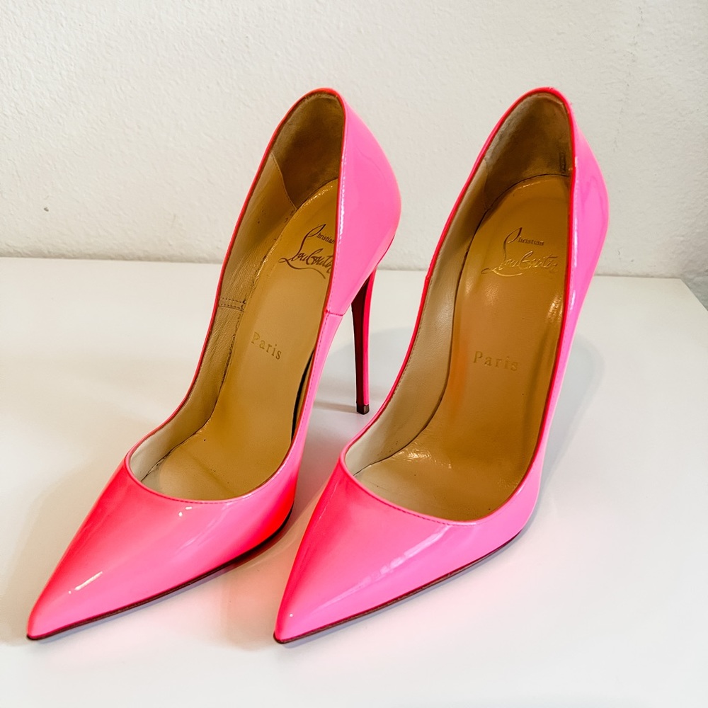 Christian Louboutin— So Kate patent pumps— sz EU 36.5, sz US 6.5 B Shocking Pink